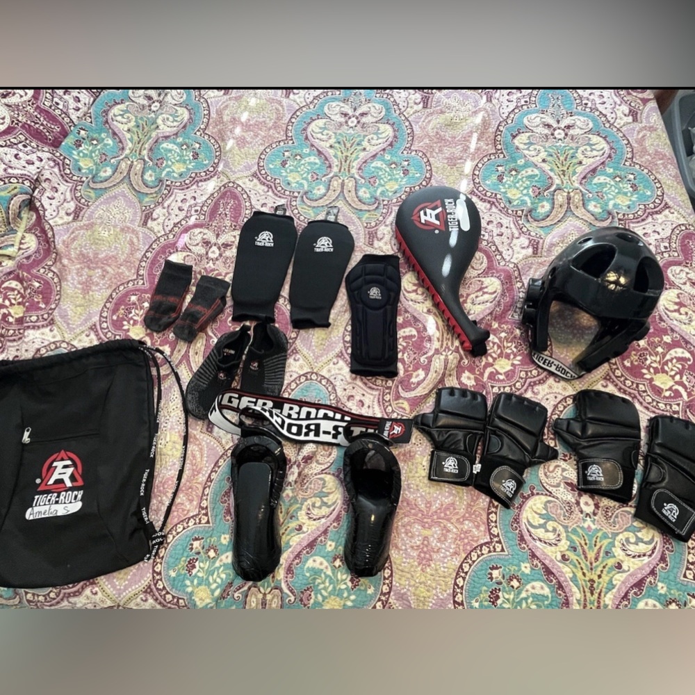 Tiger Rock Sparring and Board Breaking Gear - Youth S/M or Y M/L